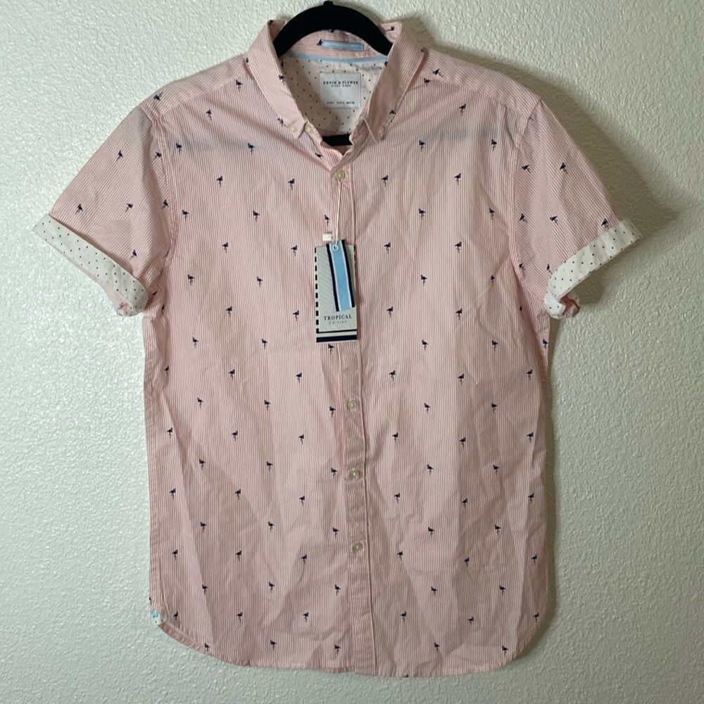 NWT- Denim & Flowers- mens causal button down- flamingos-100% cotton- Size Small